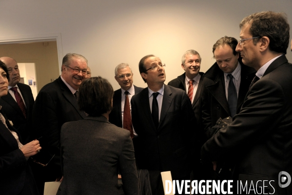 Coulisses de l election. francois hollande a son qg de campagne