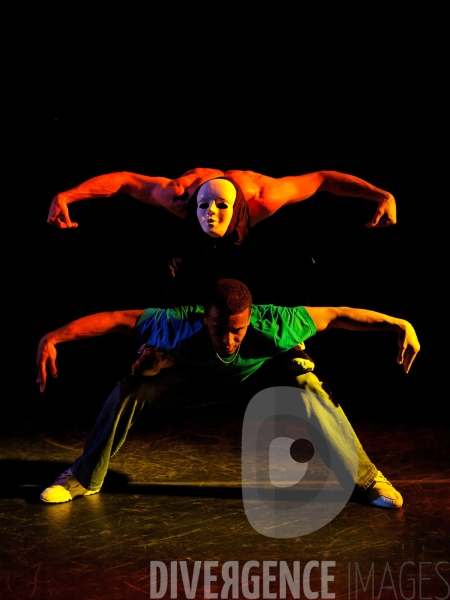 Seuls, ensemble de Raphael Hillebrand et Sébastien Ramirez
