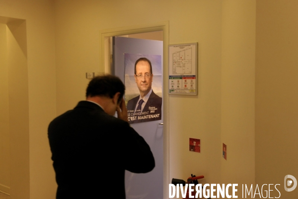 Coulisses de l election. francois hollande a son qg de campagne