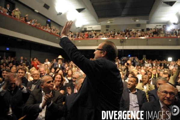 Premiere reunion publique de campagne de francois hollande, candidat aux elections primaires socialistes