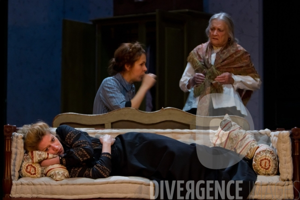 Les Trois Soeurs d Anton Tchekhov, mise en scène d Alain Françon à la Comédie-Française