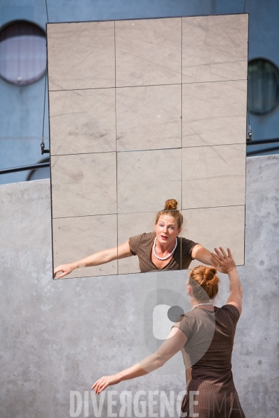 Miroir, Miroir  / Compagnie Moglice - Von Verx
