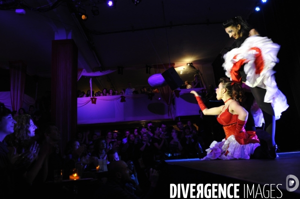 Festival Paris Burlesque a la Bellevilloise : la  nouvelle mode de l effeuillage et du cabaret coquin