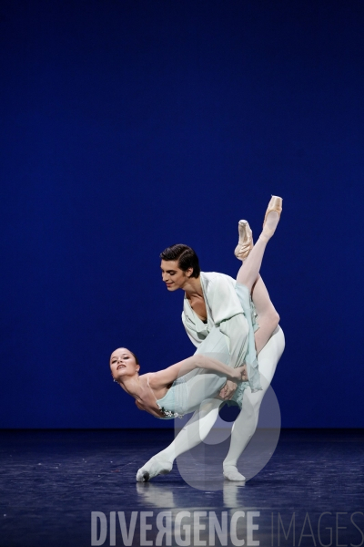 Tchaikovsky Pas de deux chorégraphie Georges Balanchine