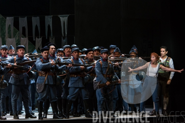 La Fille du régiment  de Donizetti, Mise en scène  Laurent Pelly
