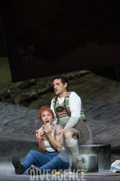 La Fille du régiment  de Donizetti, Mise en scène  Laurent Pelly