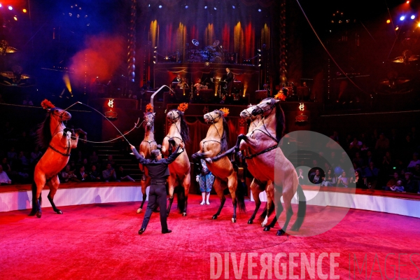Étoiles au Cirque d Hiver Bouglione