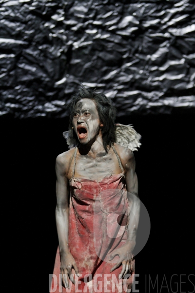 Tempest : Without a body  de  Lemi Ponifasio