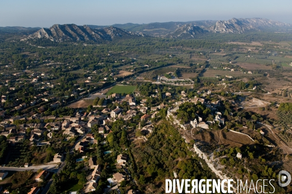 Vue aérienne des Alpilles