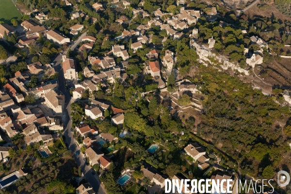 Vue aérienne des Alpilles