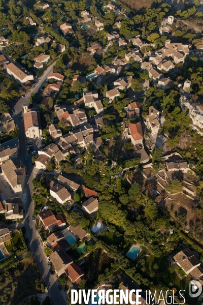 Vue aérienne des Alpilles