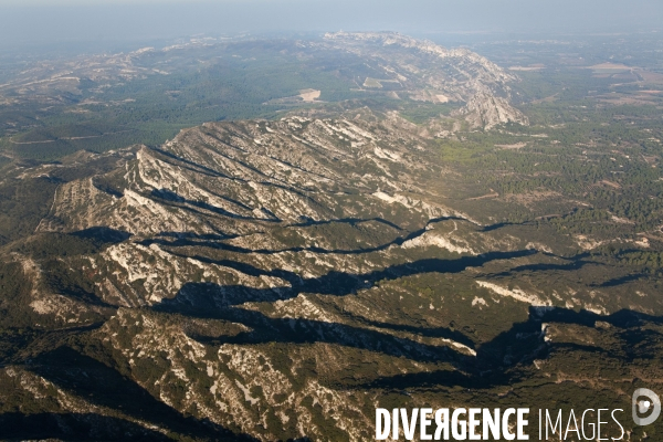 Vue aérienne des Alpilles