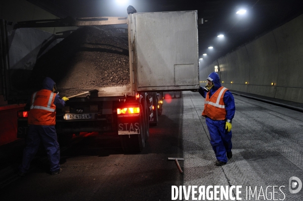 Désamiantage du revêtement de la chaussée du tunnel de Chamoise