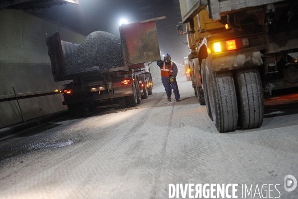 Désamiantage du revêtement de la chaussée du tunnel de Chamoise