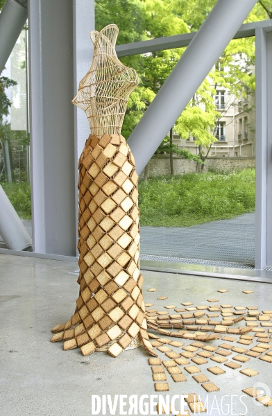 Pain et couture par JP Gaultier