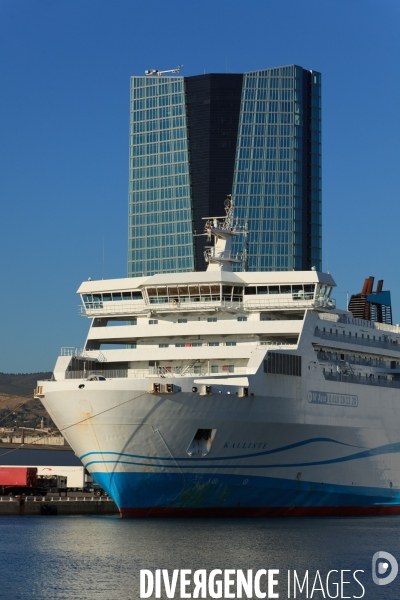La tour CMA-CGM et le Grand Port Maritime de Marseille
