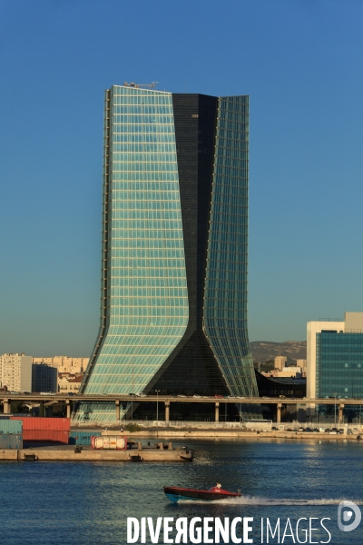 La tour CMA-CGM et le Grand Port Maritime de Marseille