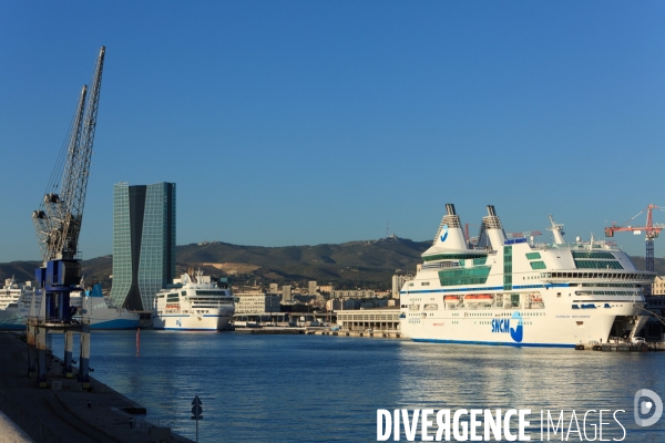 La tour CMA-CGM et le Grand Port Maritime de Marseille