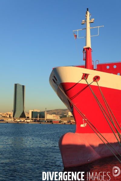 La tour CMA-CGM et le Grand Port Maritime de Marseille