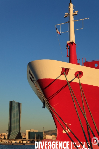 La tour CMA-CGM et le Grand Port Maritime de Marseille