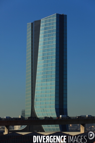 La tour CMA-CGM et le Grand Port Maritime de Marseille