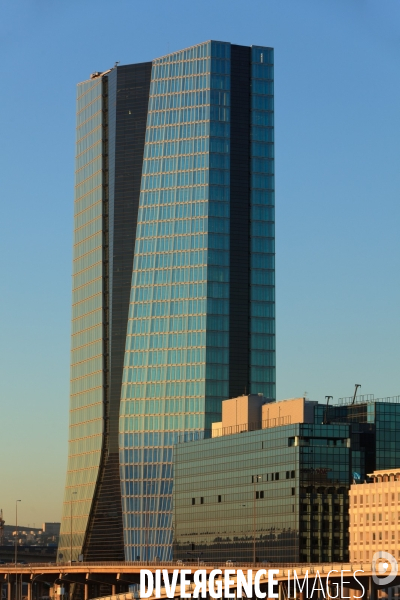 La tour CMA-CGM et le Grand Port Maritime de Marseille