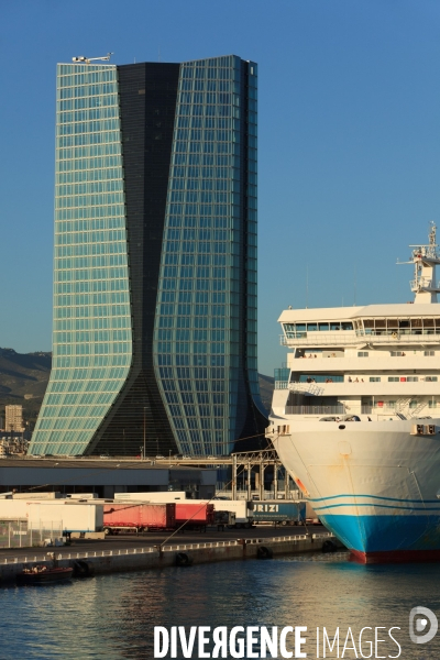 La tour CMA-CGM et le Grand Port Maritime de Marseille