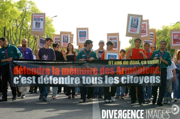 Céremonies pour le 91 éme anniverssaire du genocide armenien a marseille.