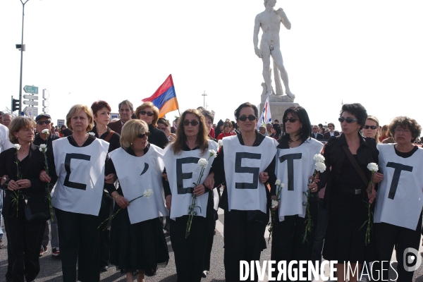 Céremonies pour le 91 éme anniverssaire du genocide armenien a marseille.