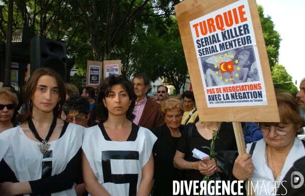 Céremonies pour le 91 éme anniverssaire du genocide armenien a marseille.