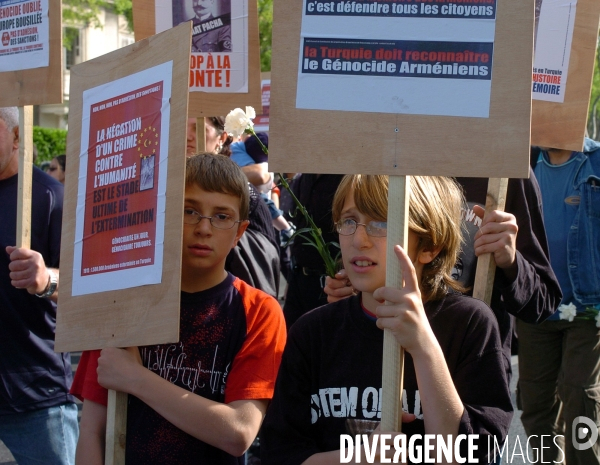 Céremonies pour le 91 éme anniverssaire du genocide armenien a marseille.