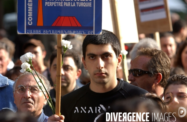 Céremonies pour le 91 éme anniverssaire du genocide armenien a marseille.