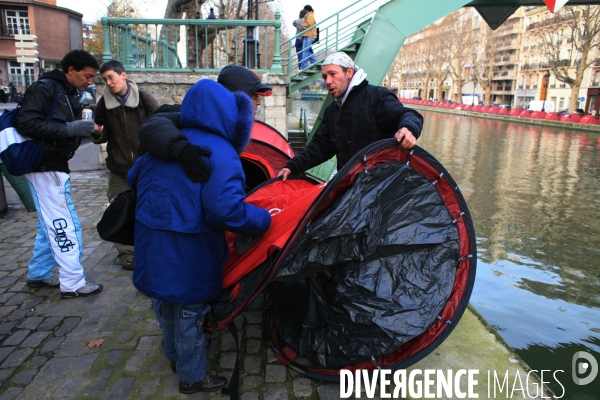 24h de la vie du campement au canal Saint-Martin  - Les enfants de Don Quichotte