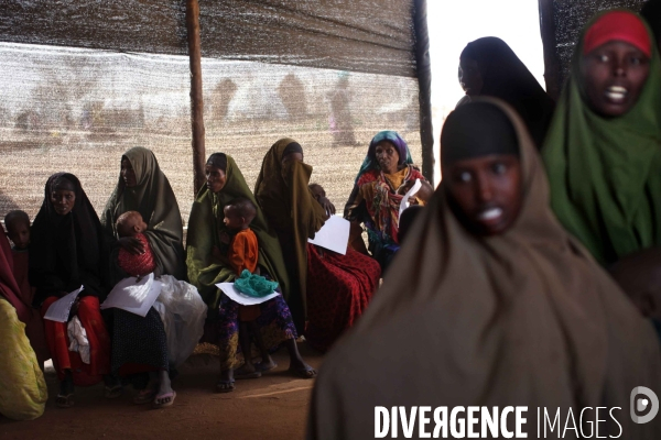 Le camp de dadaab, a l est du kenya, est considere comme le plus grand camp de refugies au monde. l un des centres de sante de msf.