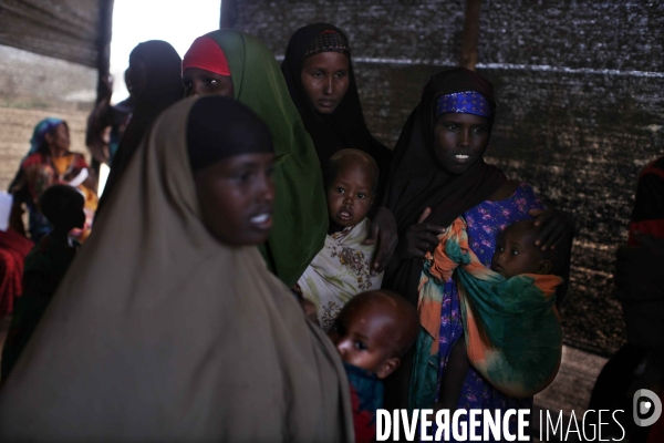 Le camp de dadaab, a l est du kenya, est considere comme le plus grand camp de refugies au monde. l un des centres de sante de msf.