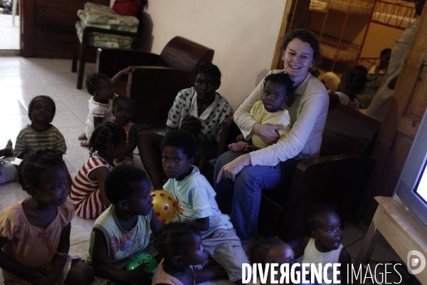 Le collectif sos-haiti-enfants-adoptes, en deplacement en haiti afin de tenter d accelerer les procedures d adoptions.