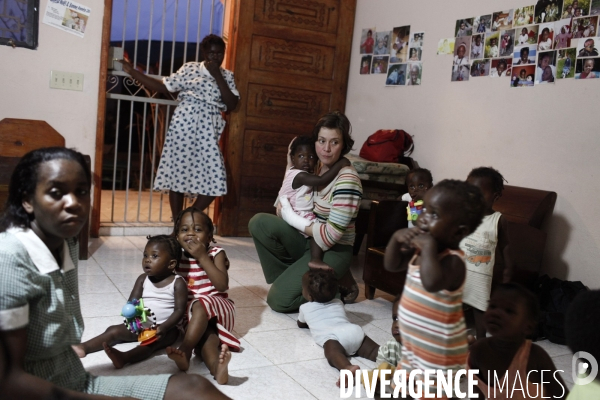 Le collectif sos-haiti-enfants-adoptes, en deplacement en haiti afin de tenter d accelerer les procedures d adoptions.
