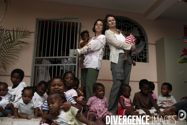 Le collectif sos-haiti-enfants-adoptes, en deplacement en haiti afin de tenter d accelerer les procedures d adoptions.