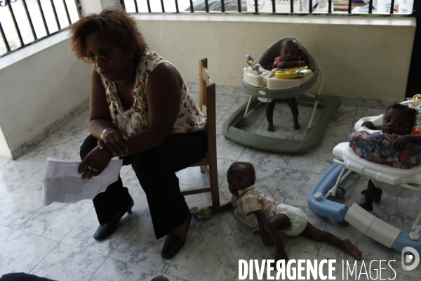Le collectif sos-haiti-enfants-adoptes, en deplacement en haiti afin de tenter d accelerer les procedures d adoptions.