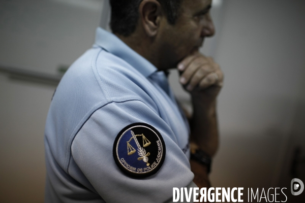 Reportage: le quotidien d une brigade de gendarmerie en guadeloupe.