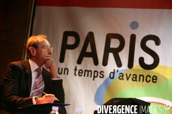 Reunion publique de bertrand delanoe dans le 20 eme arrondissement, dans le cadre de la campagne pour les municipales 2008.