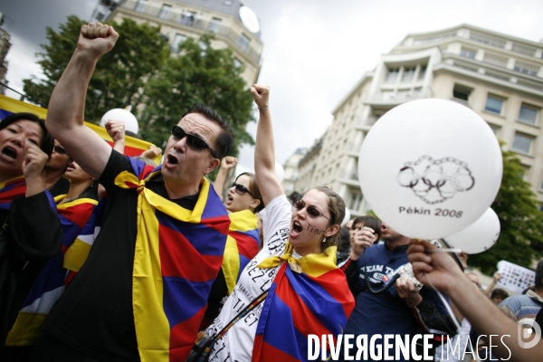 Manifestation pour la liberte en chine et au tibet suite a la ceremonie d ouverture des jeux olympiques a pekin.