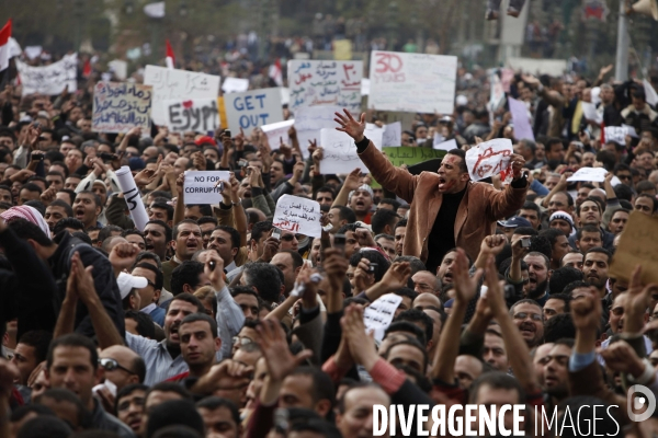 Grand rassemblement sur la place fahrir au caire contre le president hosni moubarak, au pouvoir depuis 30 ans.