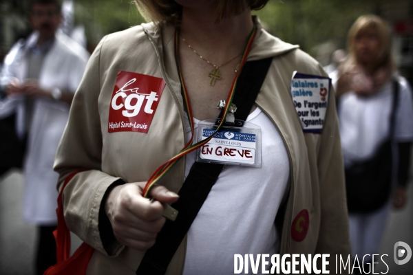 Manifestation des medecins et infirmiers des hopitaux pour la defense du service public et contre la reforme de la sante.