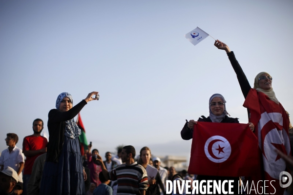 Le dernier meeting politique du parti islamique ennahdha a tunis, deux jours avant les elections de   l  assemblee constituante.