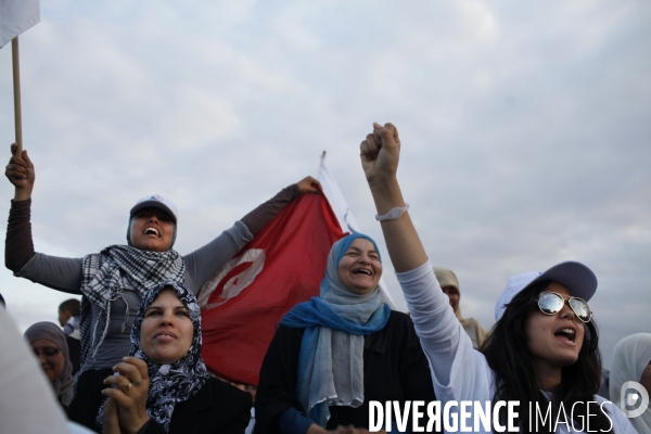 Le dernier meeting politique du parti islamique ennahdha a tunis, deux jours avant les elections de   l  assemblee constituante.