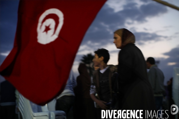 Le dernier meeting politique du parti islamique ennahdha a tunis, deux jours avant les elections de   l  assemblee constituante.