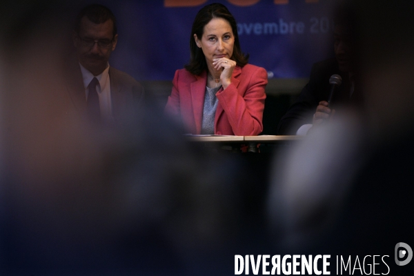 SEGOLENE ROYAL participe au Parlement des Banlieues a Bondy.