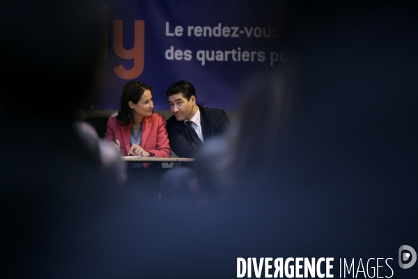 SEGOLENE ROYAL participe au Parlement des Banlieues a Bondy.