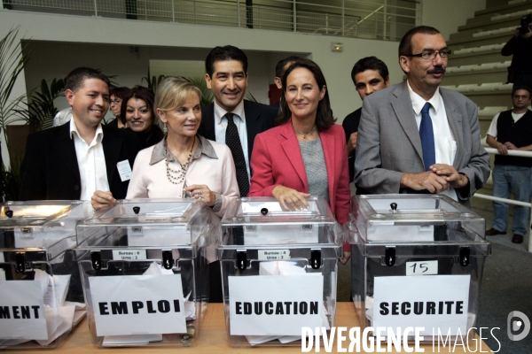 SEGOLENE ROYAL participe au Parlement des Banlieues a Bondy.